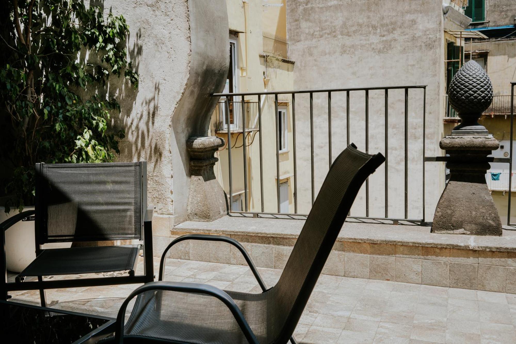 La Bella Vita Luxury Apartament And Travel Solution Napels Buitenkant foto