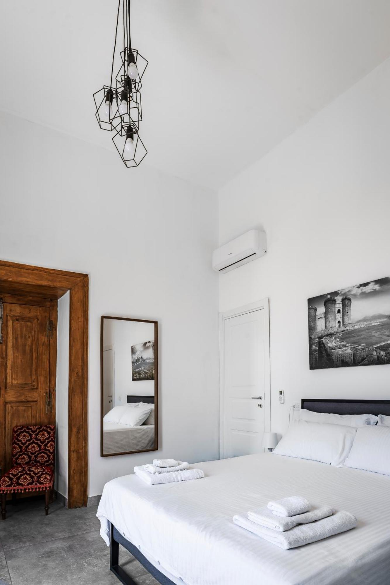 La Bella Vita Luxury Apartament And Travel Solution Napels Buitenkant foto