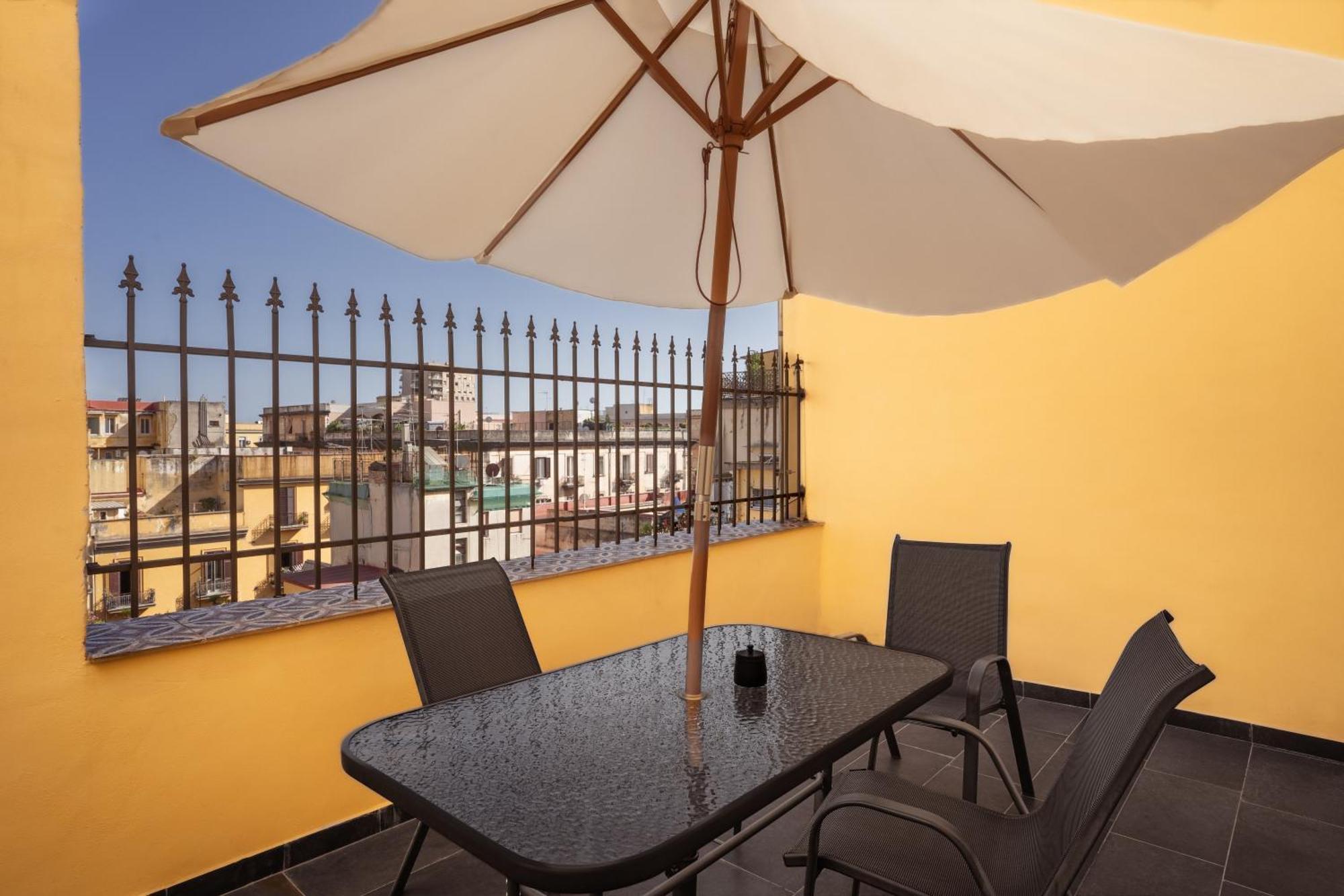 La Bella Vita Luxury Apartament And Travel Solution Napels Buitenkant foto
