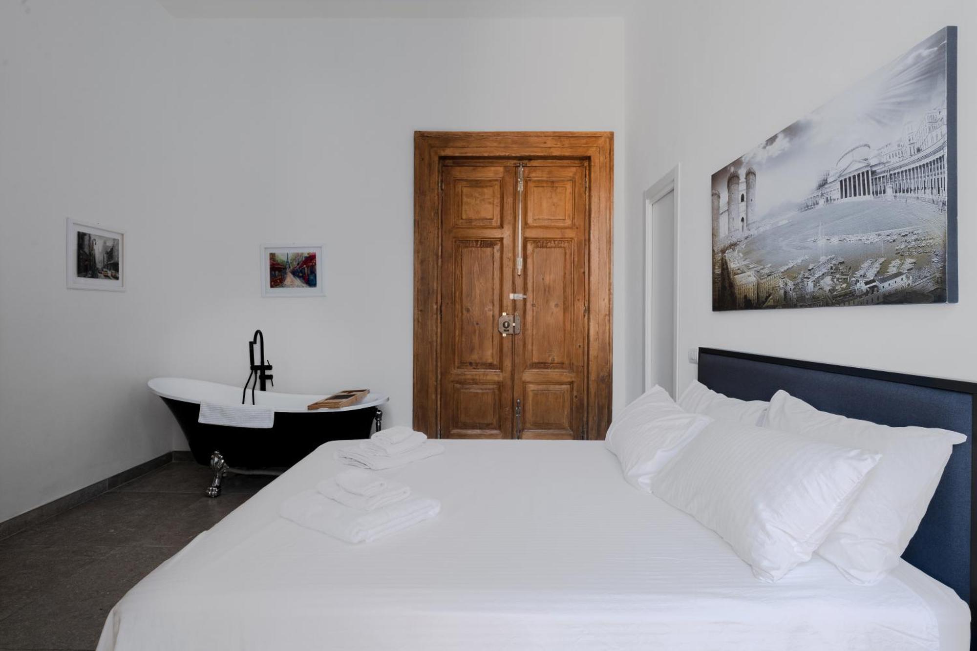 La Bella Vita Luxury Apartament And Travel Solution Napels Buitenkant foto